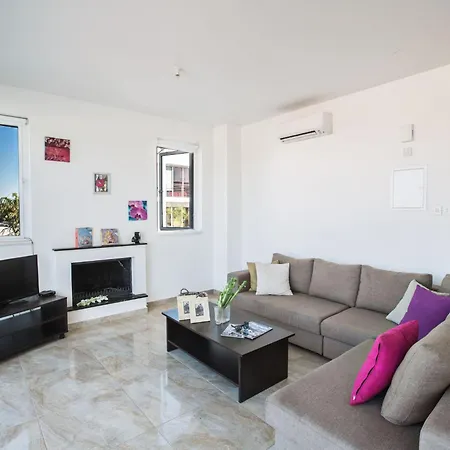 Perle Pe16 By Interhome