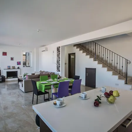 Perle Pe16 By Interhome Tatil Evi Protaras
